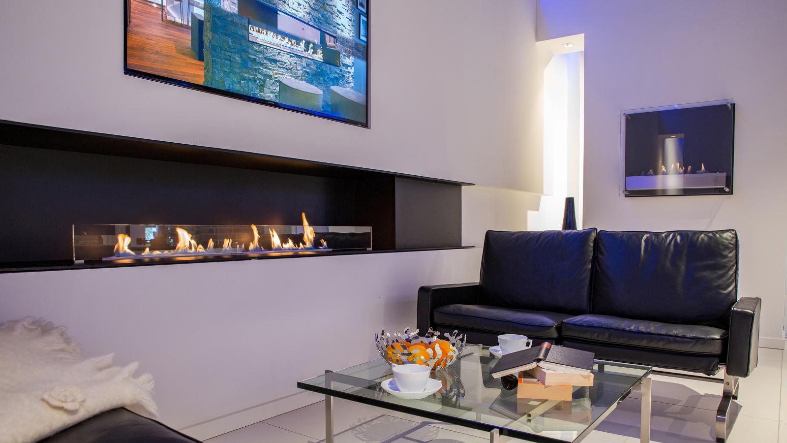 MONTREAL -PANORAMA  FIREPLACE